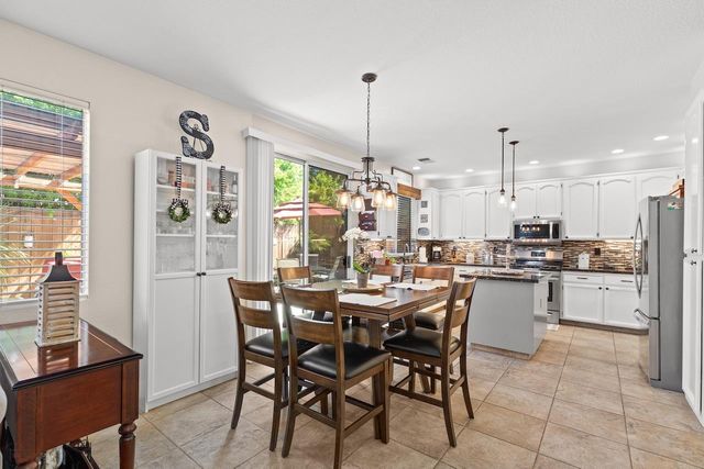 1827 Groveview Way, Tracy, CA 95376