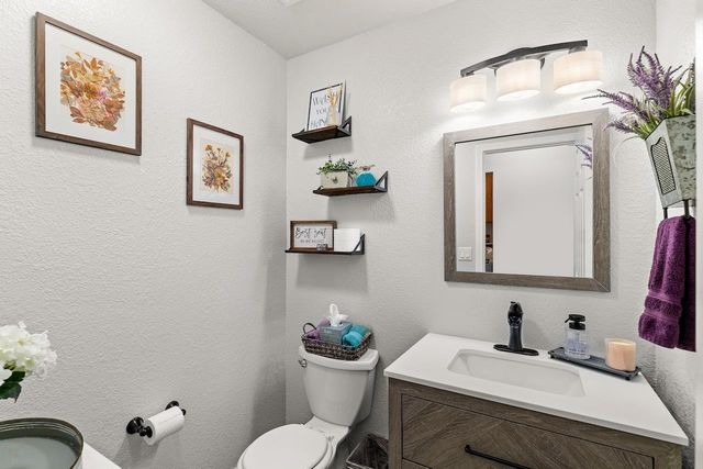 1827 Groveview Way, Tracy, CA 95376