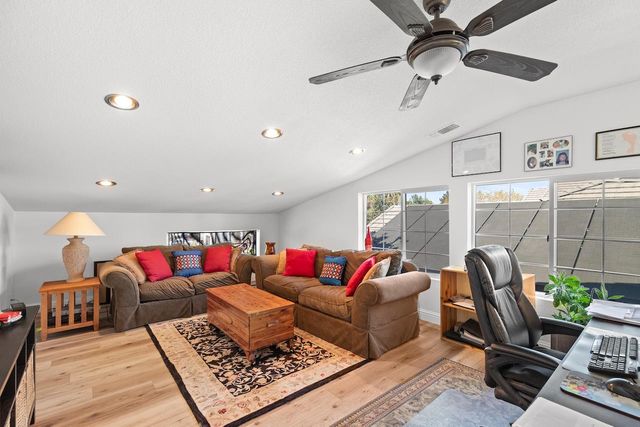 1827 Groveview Way, Tracy, CA 95376