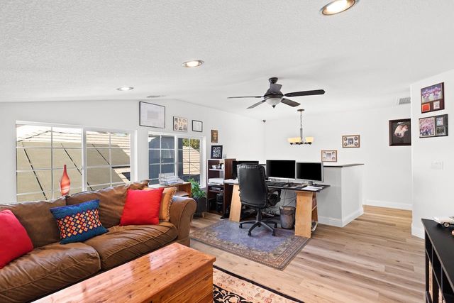 1827 Groveview Way, Tracy, CA 95376