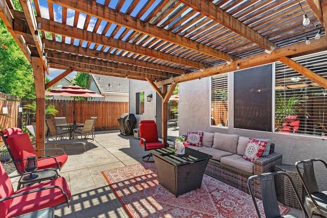 1827 Groveview Way, Tracy, CA 95376