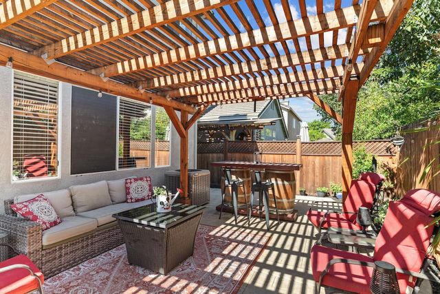 1827 Groveview Way, Tracy, CA 95376