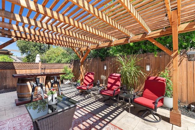 1827 Groveview Way, Tracy, CA 95376