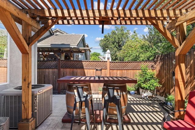 1827 Groveview Way, Tracy, CA 95376