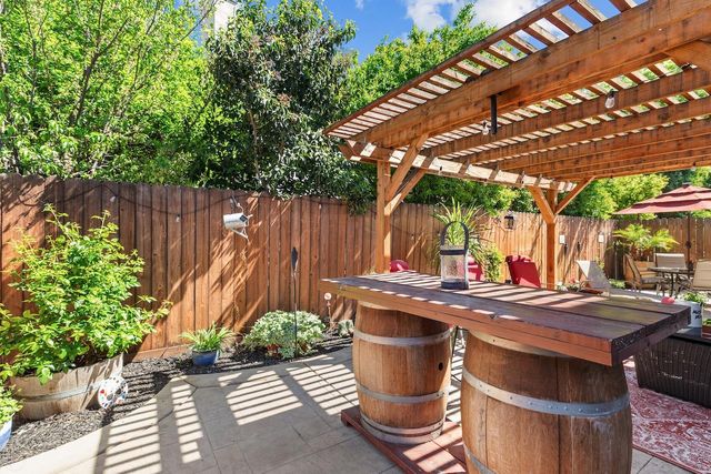 1827 Groveview Way, Tracy, CA 95376