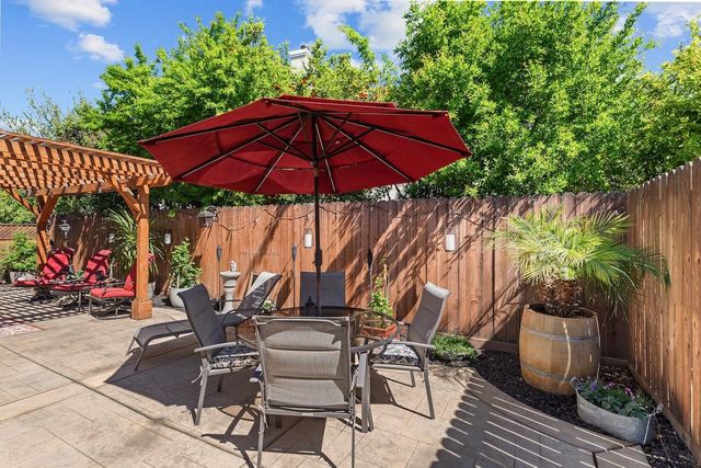 1827 Groveview Way, Tracy, CA 95376