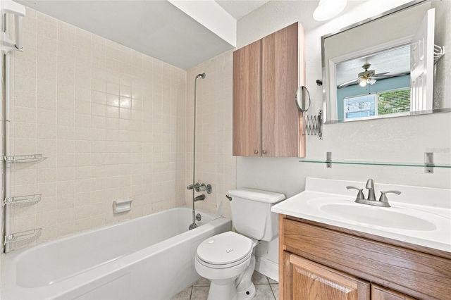 1000 LAKE OF THE WOODS BOULEVARD 105E, Fern Park, FL 32730