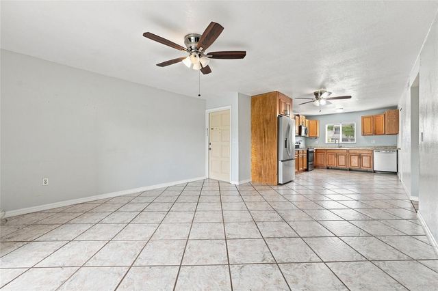 1000 LAKE OF THE WOODS BOULEVARD 105E, Fern Park, FL 32730