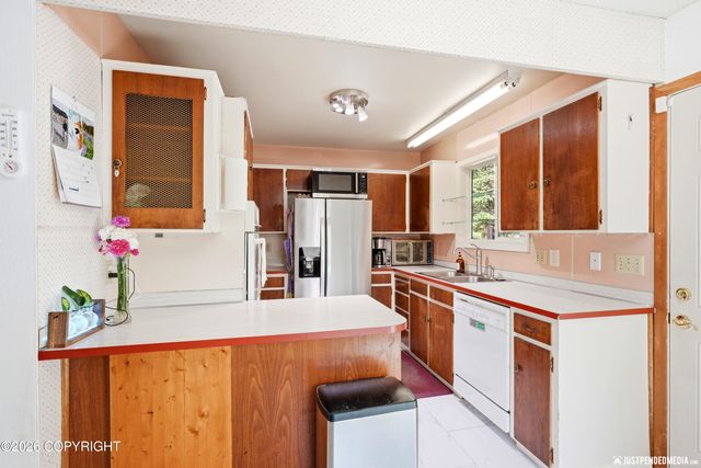 1751 Diomede Street, Anchorage, AK 99504