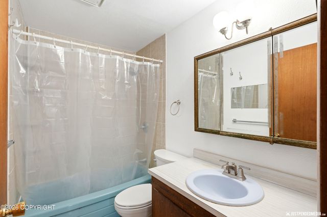 1751 Diomede Street, Anchorage, AK 99504