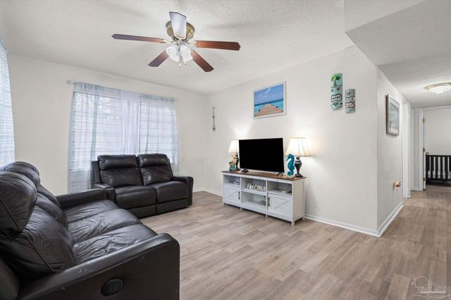 1004 Medford Ave, Pensacola, FL 32505