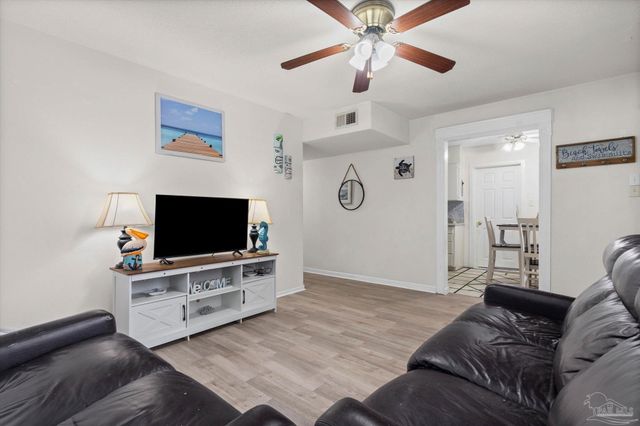 1004 Medford Ave, Pensacola, FL 32505