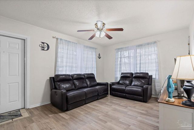 1004 Medford Ave, Pensacola, FL 32505