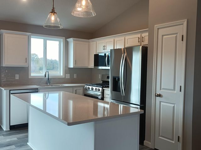 1106 2nd St Drive NW, Delano, MN 55328