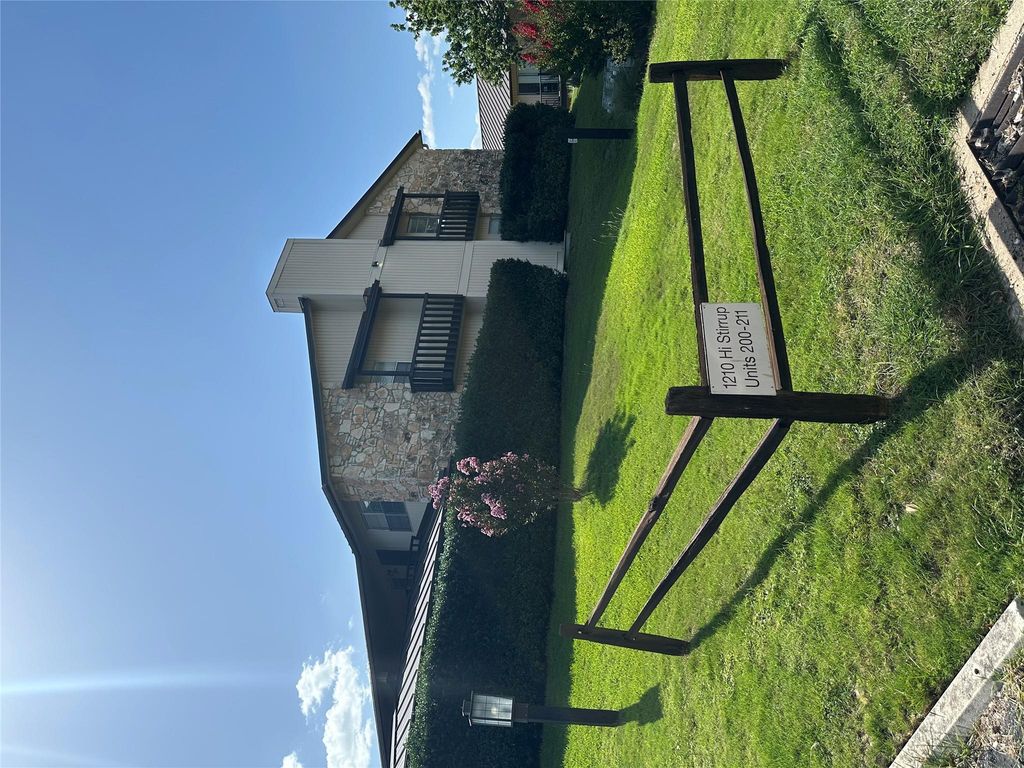 1210 Hi Stirrup 201, Horseshoe Bay, TX 78657