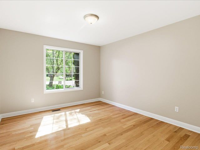 3422 Woodfield Boulevard, China Township, MI 48054