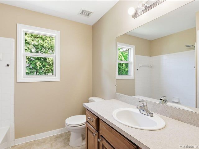3422 Woodfield Boulevard, China Township, MI 48054