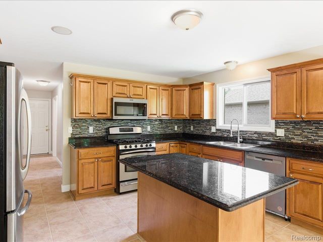 3422 Woodfield Boulevard, China Township, MI 48054
