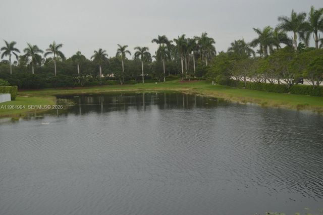 3844 San Simeon Cir, Weston, FL 33331