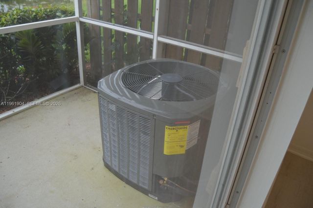 3844 San Simeon Cir, Weston, FL 33331