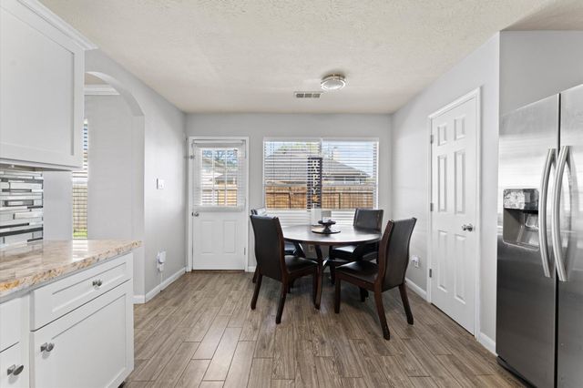 4511 Hunter Green Court, Fresno, TX 77545