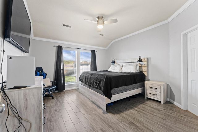 4511 Hunter Green Court, Fresno, TX 77545