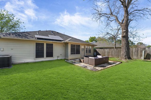 4511 Hunter Green Court, Fresno, TX 77545