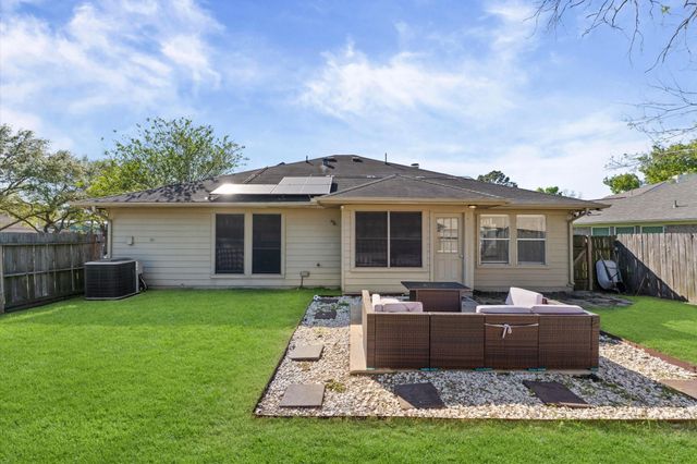 4511 Hunter Green Court, Fresno, TX 77545