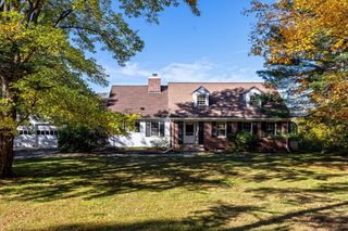 121 Cold Hill Rd, Granby, MA 01033