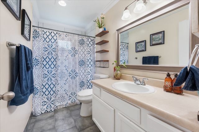 3030 Meadow Creek Court, Grand Prairie, TX 75052