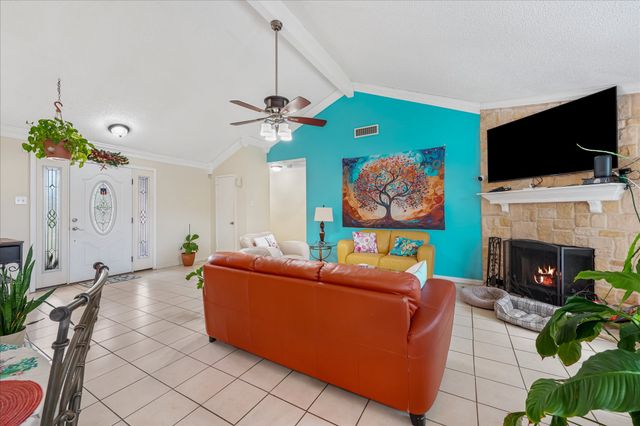 3030 Meadow Creek Court, Grand Prairie, TX 75052