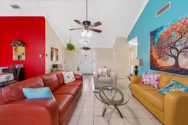 3030 Meadow Creek Court, Grand Prairie, TX 75052