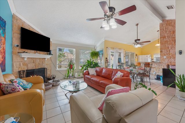 3030 Meadow Creek Court, Grand Prairie, TX 75052