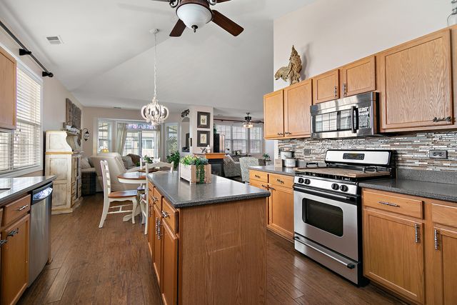 17053 Mendota Drive, Lockport, IL 60441