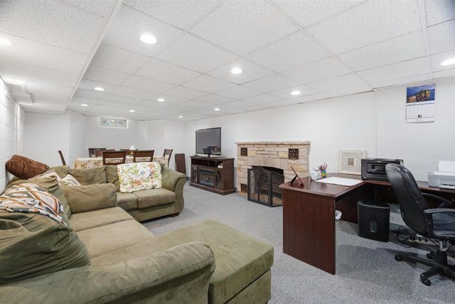 417 WOLF RIVER DRIVE, Fremont, WI 54940
