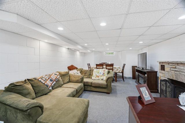 417 WOLF RIVER DRIVE, Fremont, WI 54940