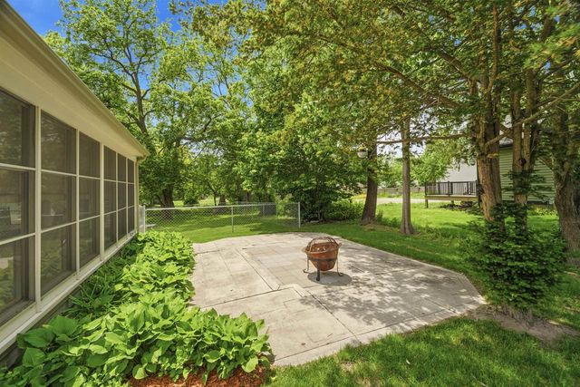 417 WOLF RIVER DRIVE, Fremont, WI 54940