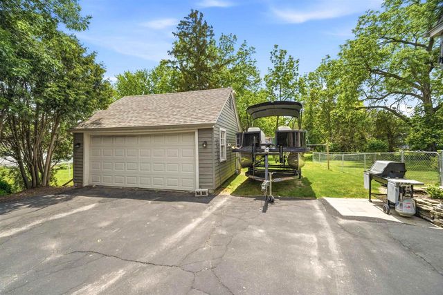 417 WOLF RIVER DRIVE, Fremont, WI 54940