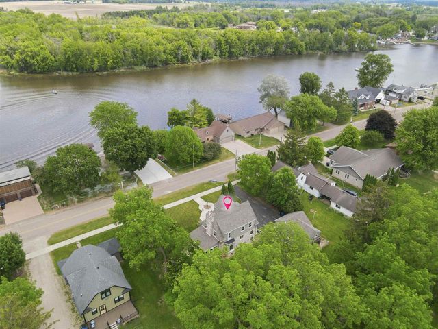 417 WOLF RIVER DRIVE, Fremont, WI 54940