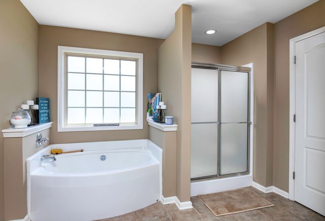 393 Gleneagles Way, Versailles, KY 40383