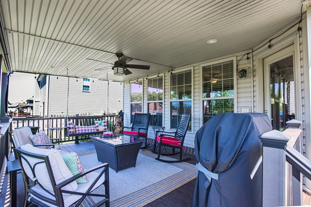 393 Gleneagles Way, Versailles, KY 40383