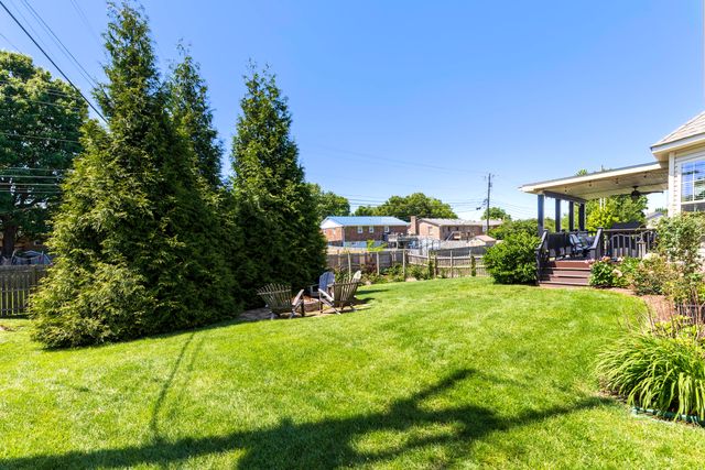 393 Gleneagles Way, Versailles, KY 40383