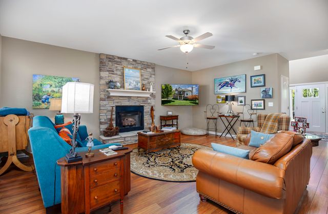 393 Gleneagles Way, Versailles, KY 40383