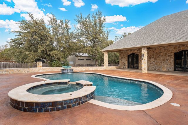 8460 Spicewood Springs Road, China Spring, TX 76633