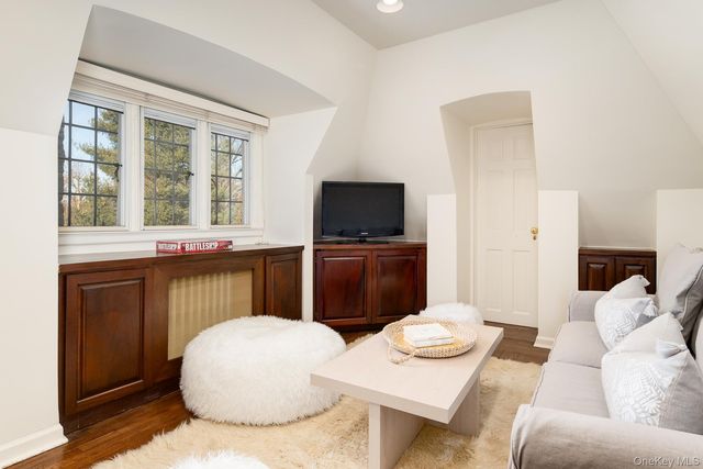 3 Westway, Bronxville, NY 10708