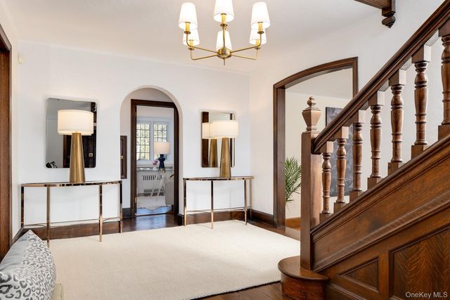 3 Westway, Bronxville, NY 10708