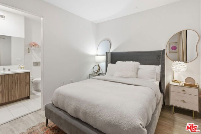 6707 N Sepulveda Boulevard, Van Nuys (los Angeles), CA 91411