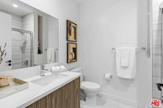 6707 N Sepulveda Boulevard, Van Nuys (los Angeles), CA 91411