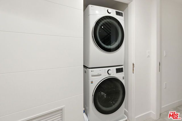 6707 N Sepulveda Boulevard, Van Nuys (los Angeles), CA 91411