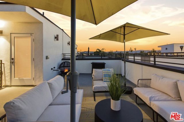 6707 N Sepulveda Boulevard, Van Nuys (los Angeles), CA 91411